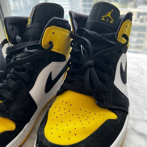 NIKE Air Jordan 1 Mid Yellow Toe Size 11 - Picture 2 of 3